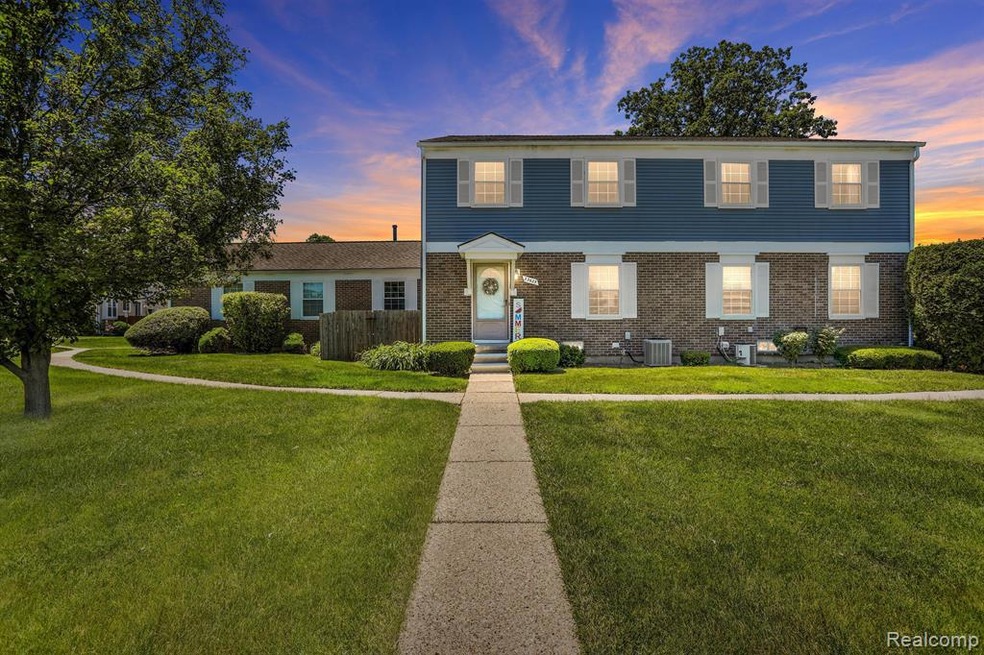 23625 N ROCKLEDGE Bldg#52 Unit#198, Novi 48375-376