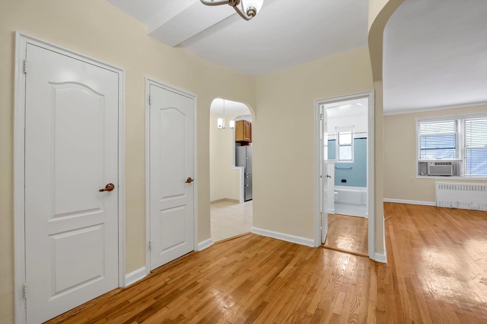 New Hampshire House Condos unit D8, Rego Park, NY 11374 - photo 1