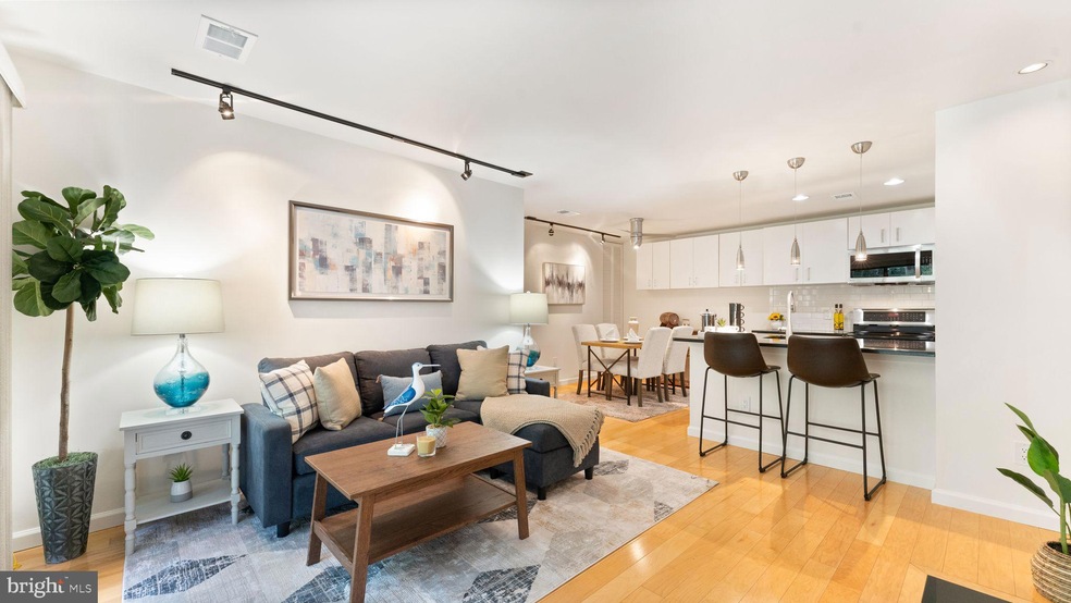 11717 C Summerchase Cir, Reston, VA 20194 - photo 1