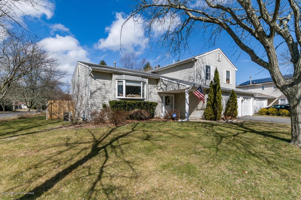 1 Cape Ct Howell NJ 07731 USA-large-034-