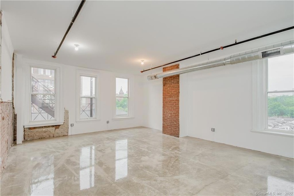 289 Asylum St unit 2W, Hartford, CT 06103 - photo 1