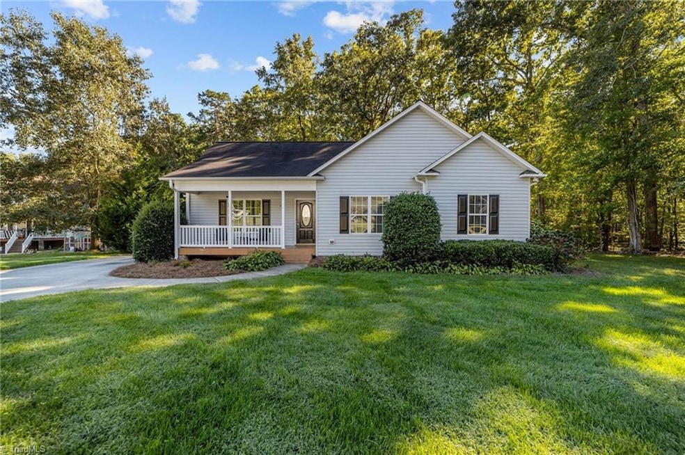 821 Carowood Dr, Asheboro, NC 27205 - photo 1