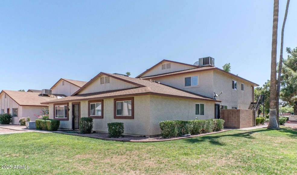 860 E Brown #25-Front Photo