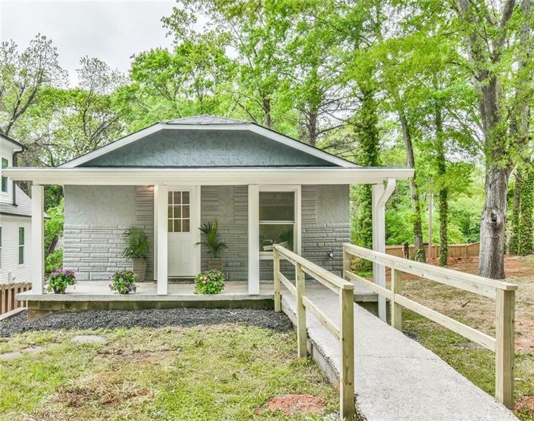 515 Saint James St, Buford, GA 30518 - photo 1