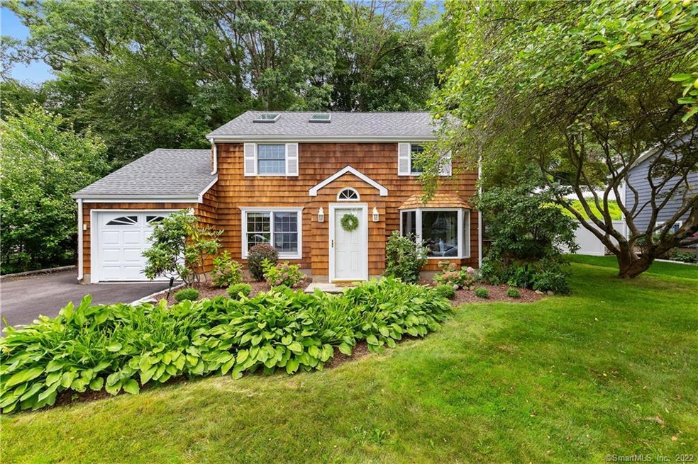 141 Woodridge Dr S, Stamford, CT 06902 - photo 1