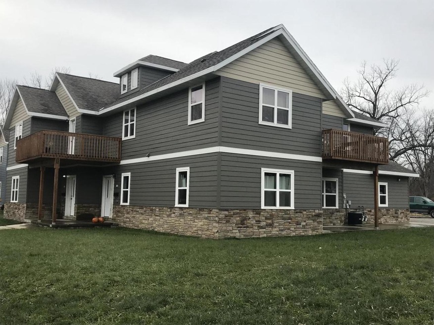 512 Clark Exterior corner