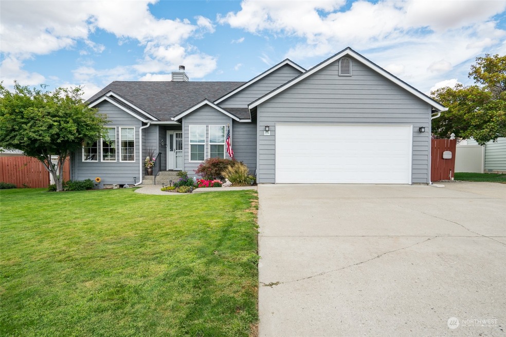 154 Manhattan Square, East Wenatchee, WA 98802 - photo 1