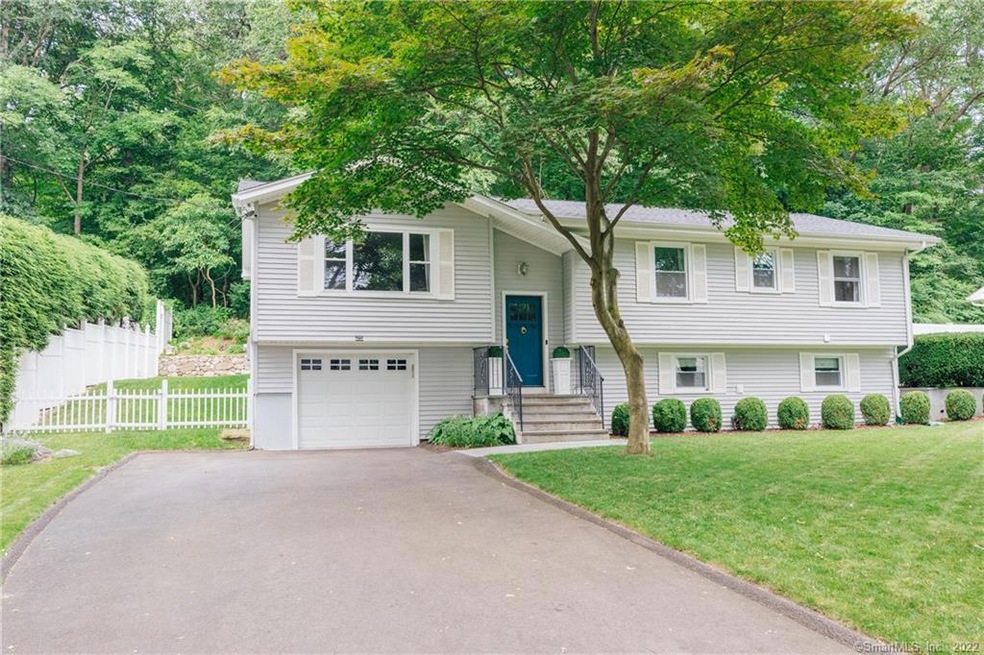 83 Woodridge Dr S, Stamford, CT 06902 - photo 1