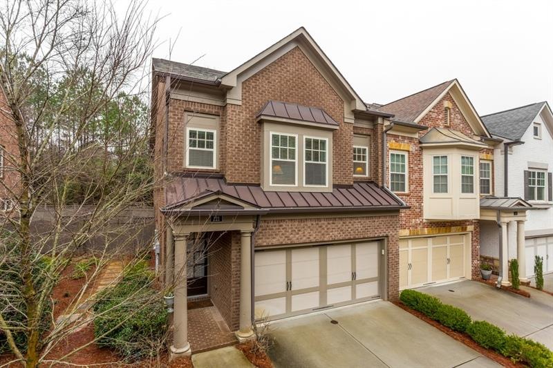 Gorgeous End unit in sought after Haynes Park