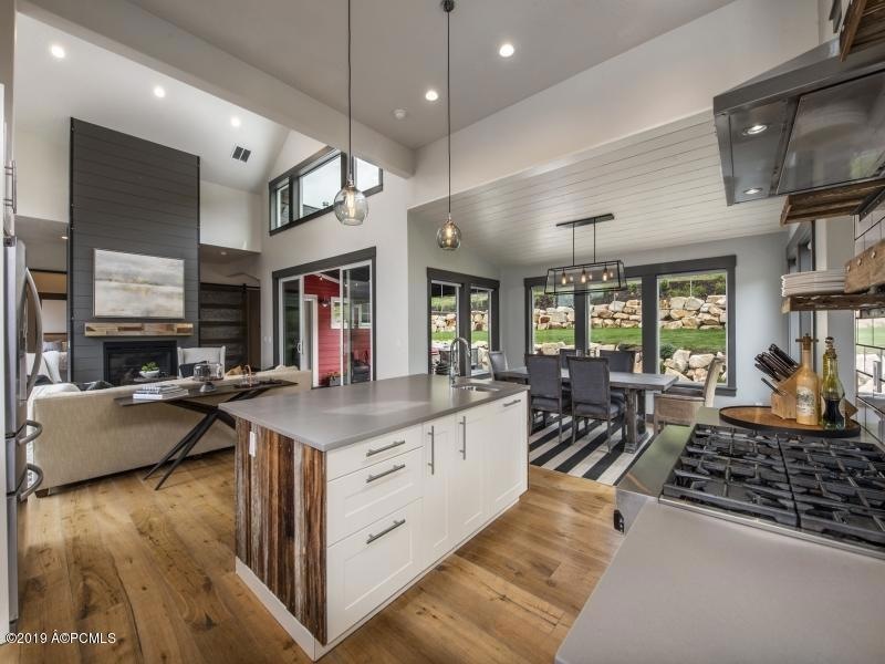 424 E Saddle Dr, Midway, UT 84049 - photo 1