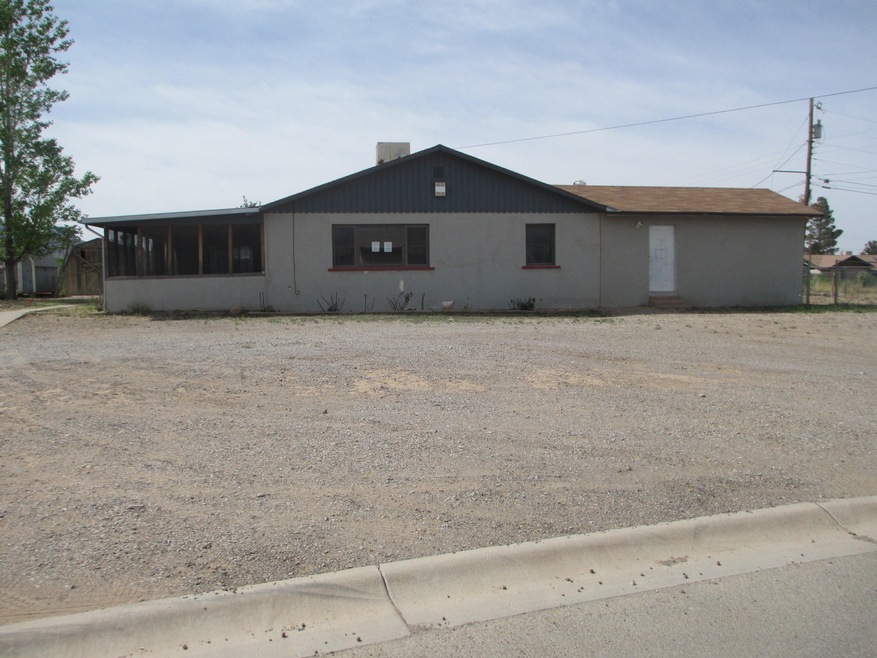911 Larkspur Ave, Alamogordo, NM 88310 - photo 1