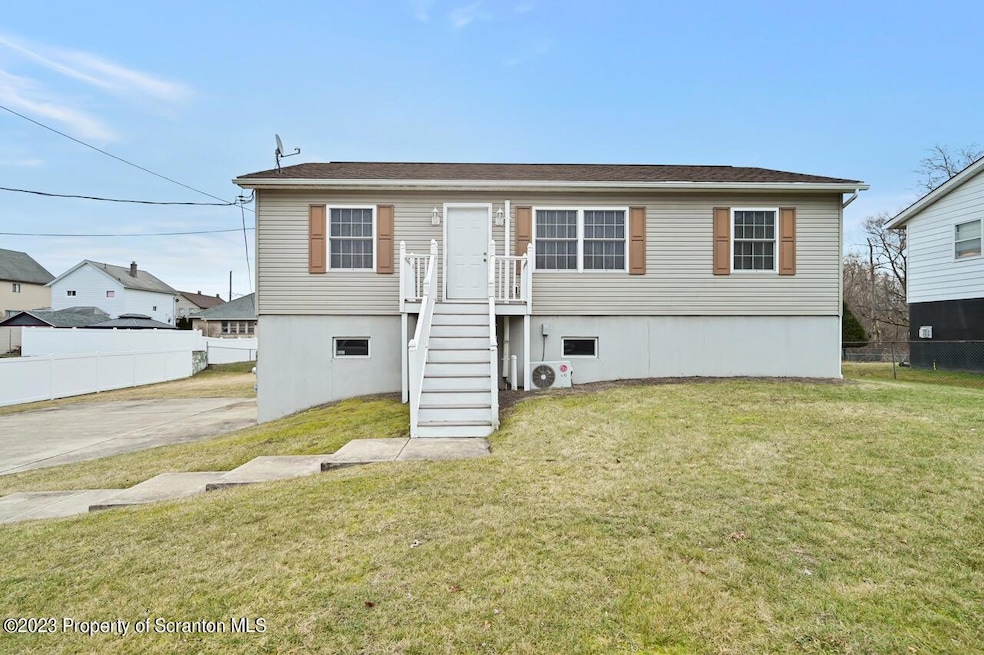 427 18th Ave, Scranton, PA 18504 - photo 1