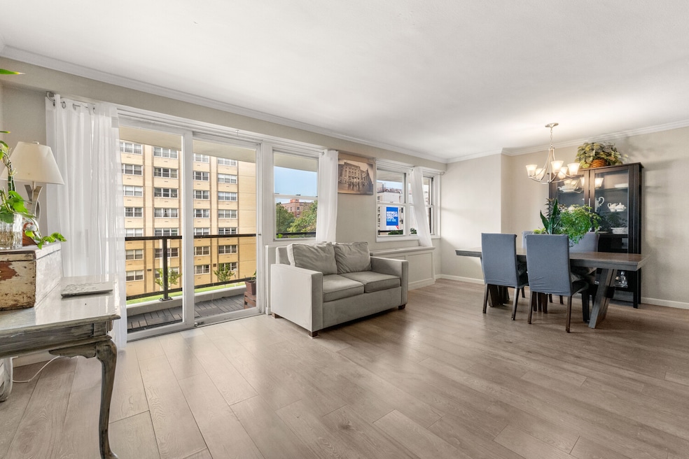 Birchwood Towers unit 7E, Forest Hills, NY 11375 - photo 1