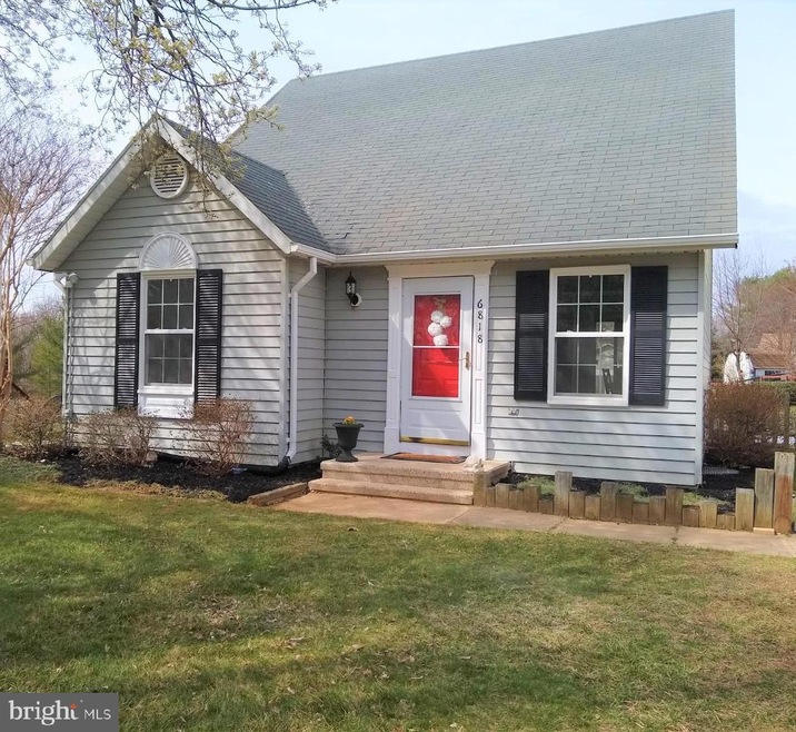 6818 Littlewood Ct, Sykesville, MD 21784 - photo 1