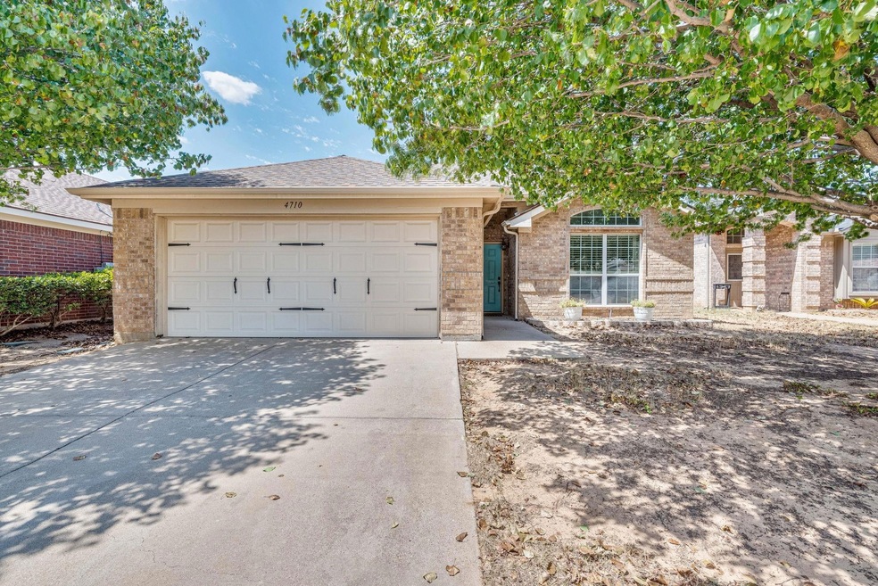 4710 Topaz Ln, Granbury, TX 76049 - photo 1
