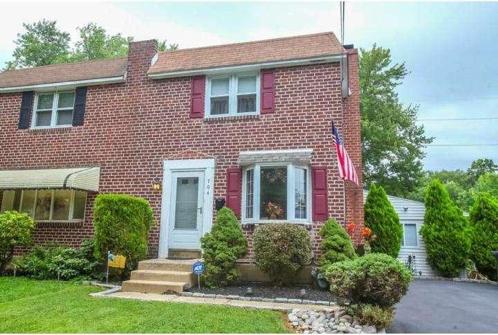 704 2nd Ave, Folsom, PA 19033 - photo 1