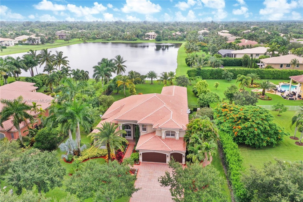 10767 Garden Ridge Ct, Davie, FL 33328 - photo 1