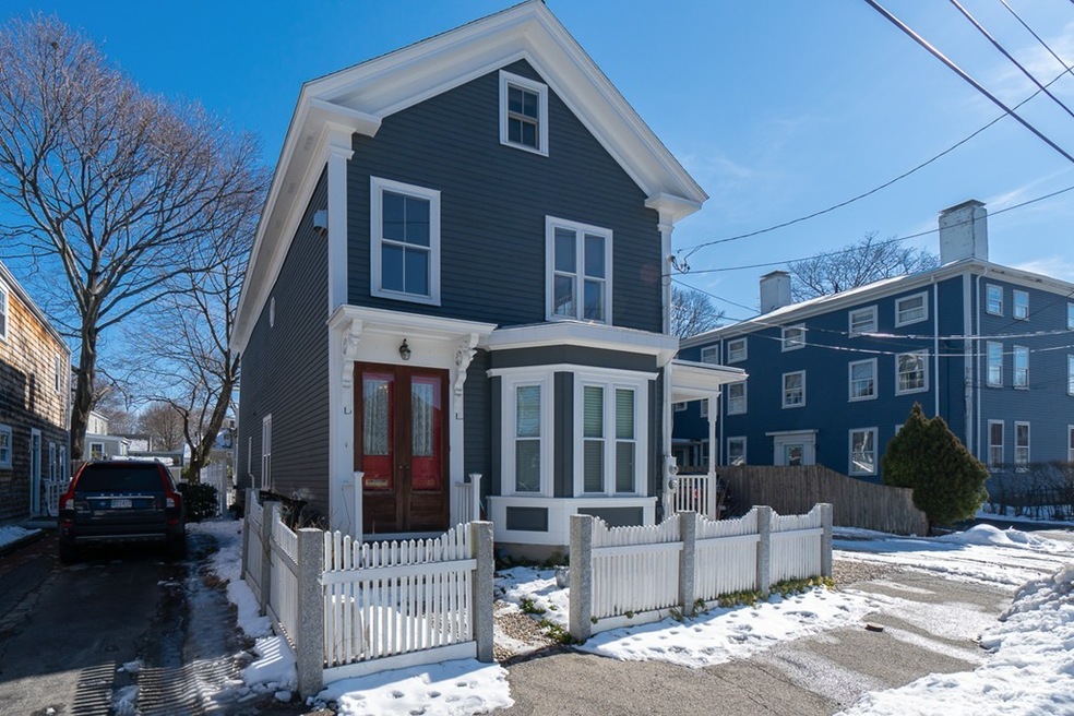 47 Bromfield St unit B, Newburyport, MA 01950 - photo 1