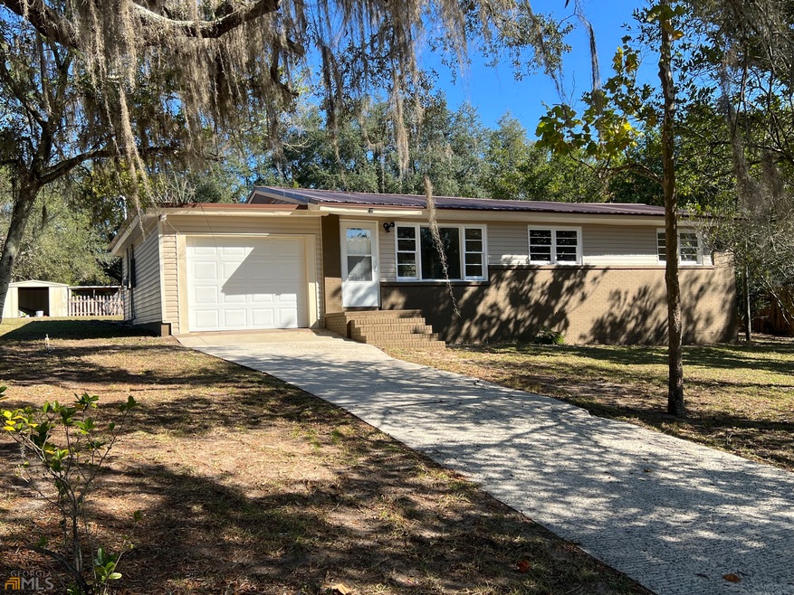 281 Spring Oak St, Douglas, GA 31533 - photo 1