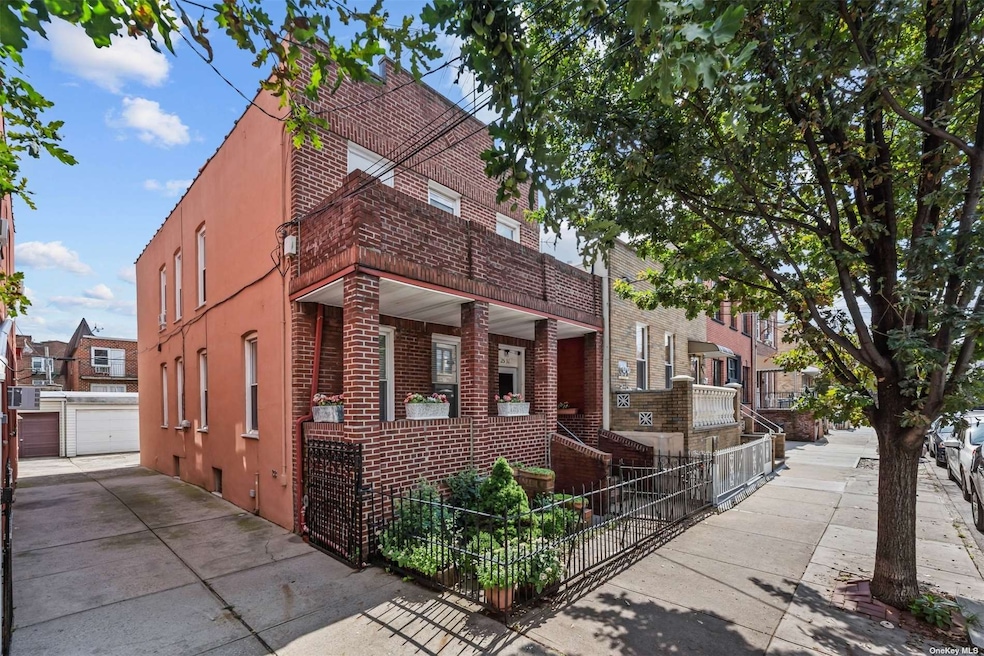 Sold $1,375,000 • Co-Listing Agent