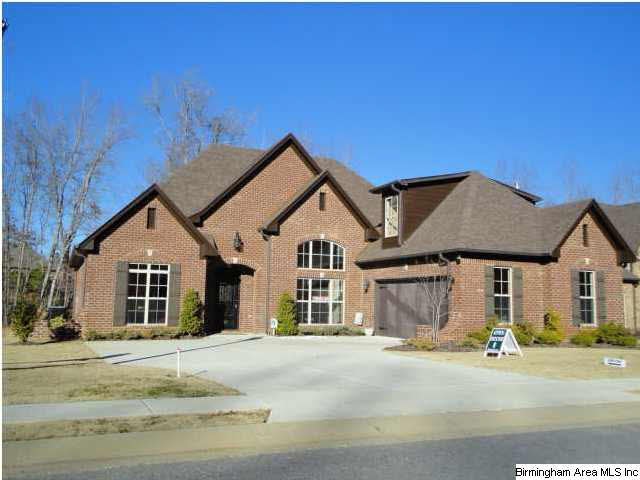 Beautiful 4 sides brick 1 level with bonus room/or