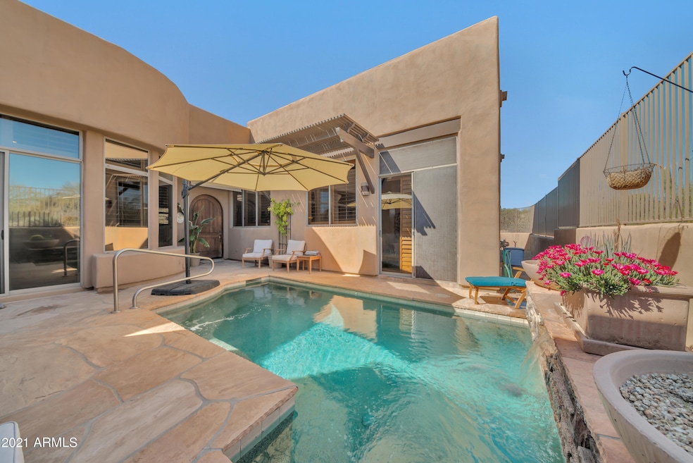 Courtyard, Pool/Spool