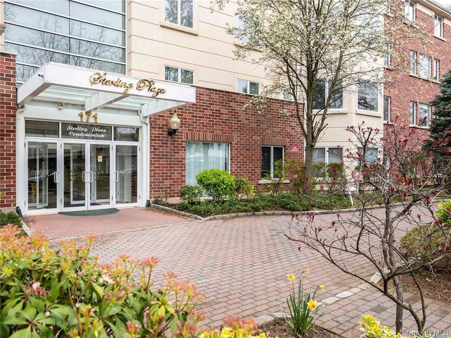 171 Great Neck Rd, Great Neck, NY 11021 - photo 1