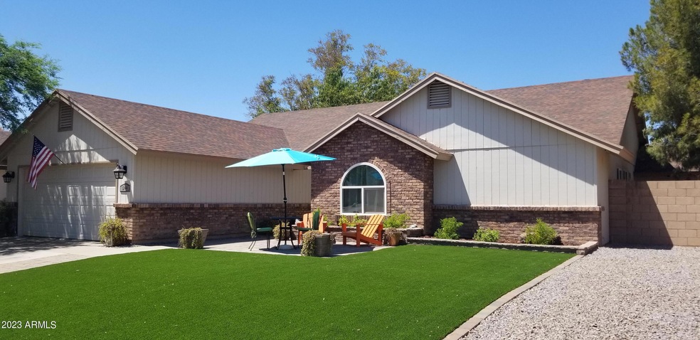Inviting Front Yard