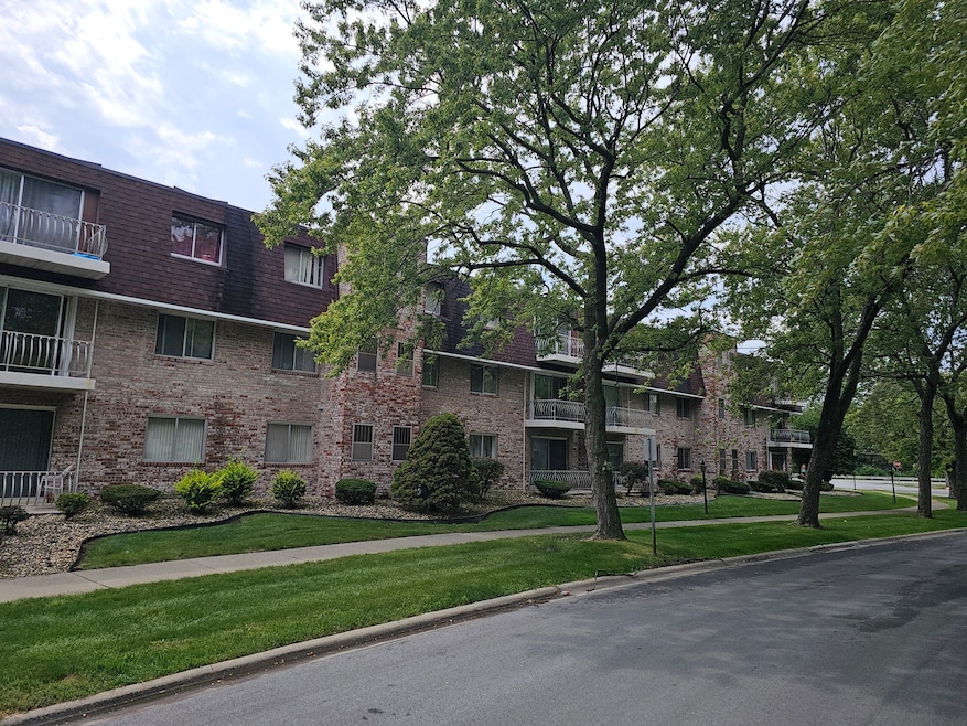 3235 S Manor Dr unit 306, Lansing, IL 60438 - photo 1