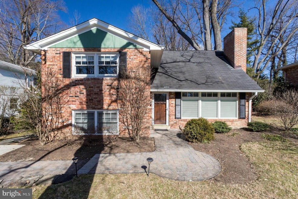 6636 Moly Dr, Falls Church, VA 22046 - photo 1