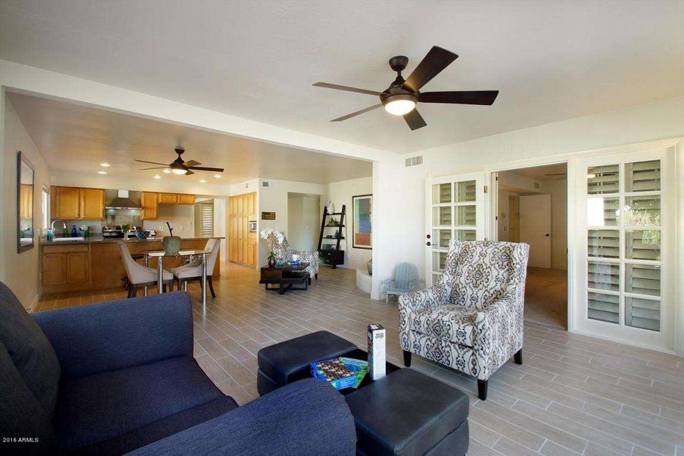 Family room 1