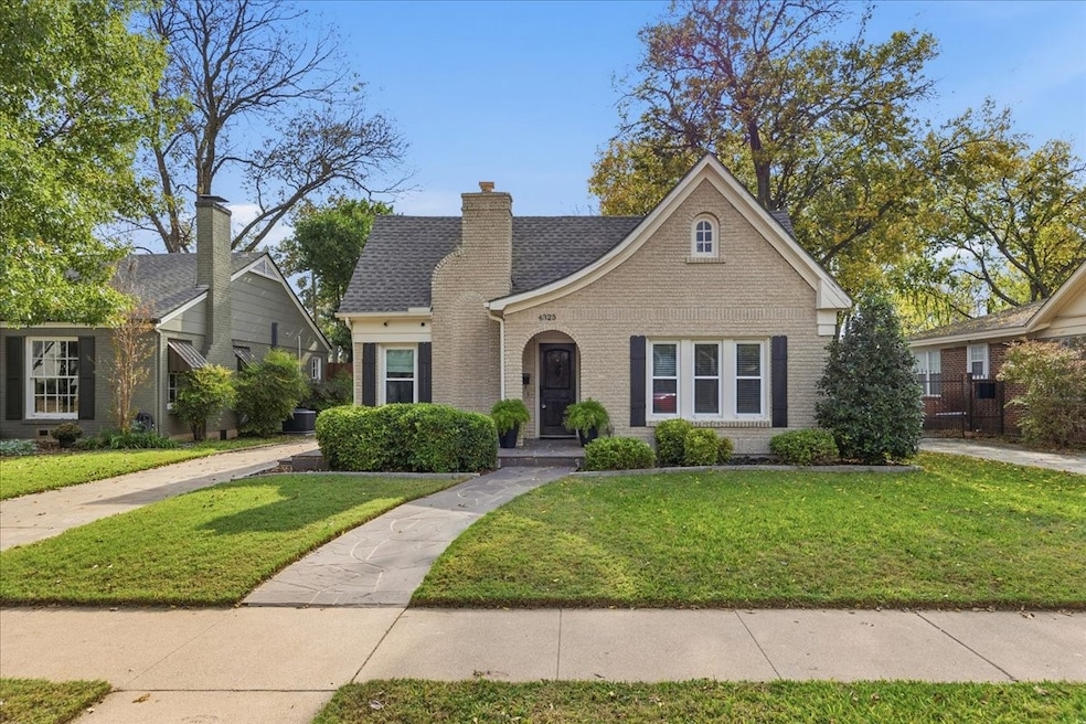 4325 Locke Ave, Fort Worth, TX 76107 - photo 1