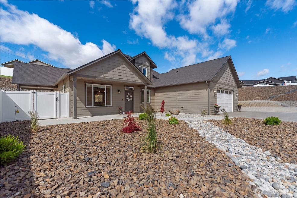 For Sale $760,000 • Co-Listing Agent