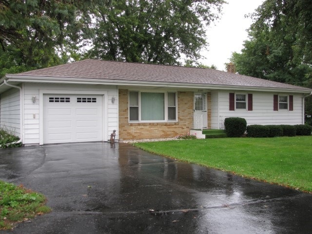 2305 Center Ave, Janesville, WI 53546 - photo 1