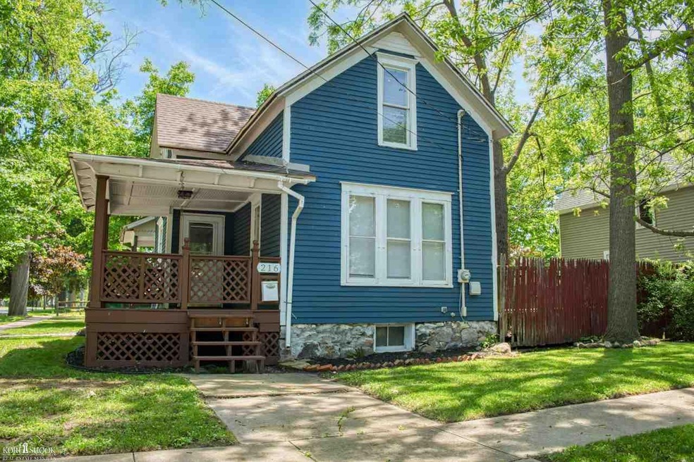 216 N Lansing St, Owosso, MI 48867 - photo 1