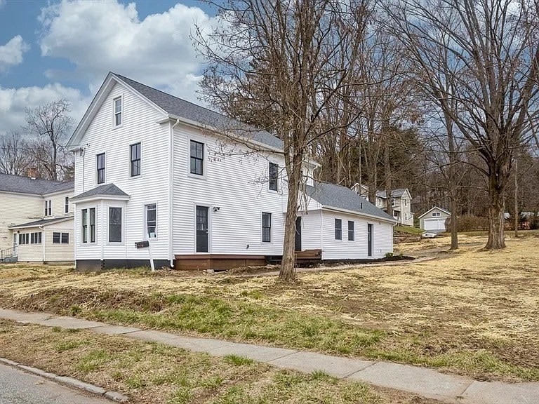 1041 Pine St unit 1, Palmer, MA 01069 - photo 1