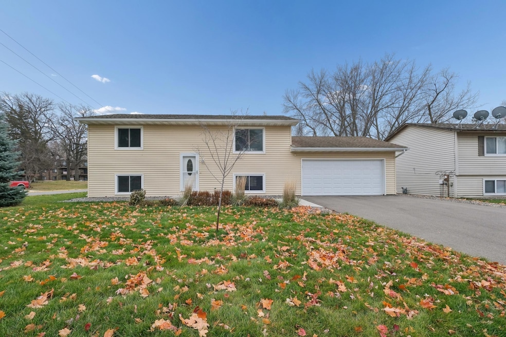 802 9th Ave SW, Forest Lake, MN 55025 - photo 1