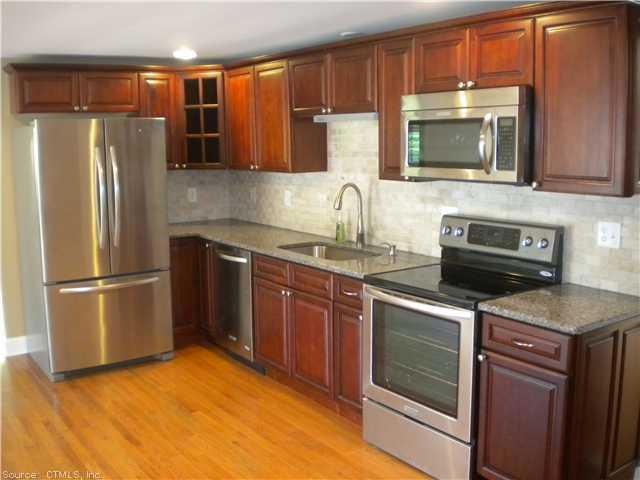 217 Poplar Rd, Middletown, CT 06457 - photo 1