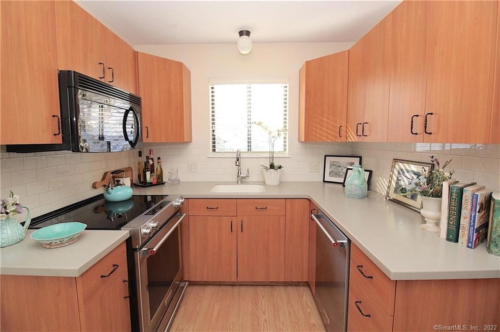 236B Heritage Village unit 236B, Southbury, CT 06488 - photo 1