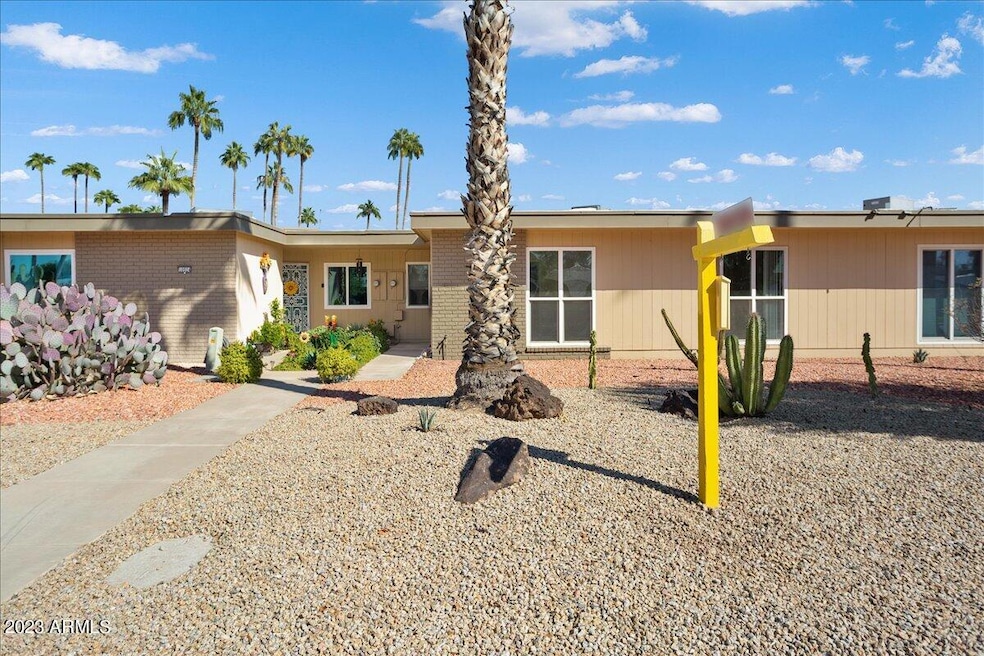 10922 W Thunderbird Blvd, Sun City, AZ 85351 - photo 1