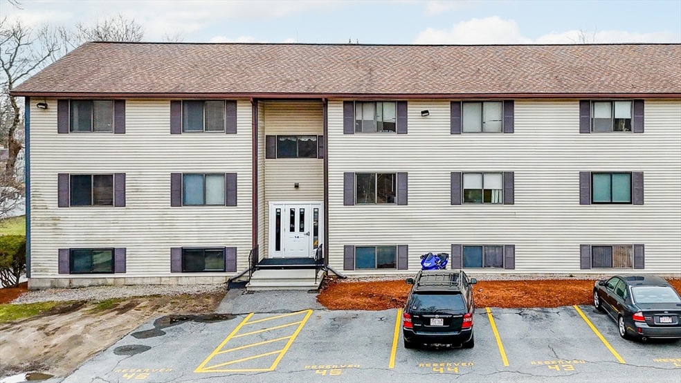 271 Humphrey St unit 1, Lowell, MA 01850 - photo 1