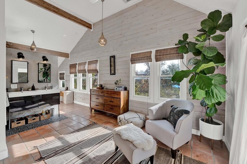 411 W Burbank St, Fredericksburg, TX 78624 - photo 1