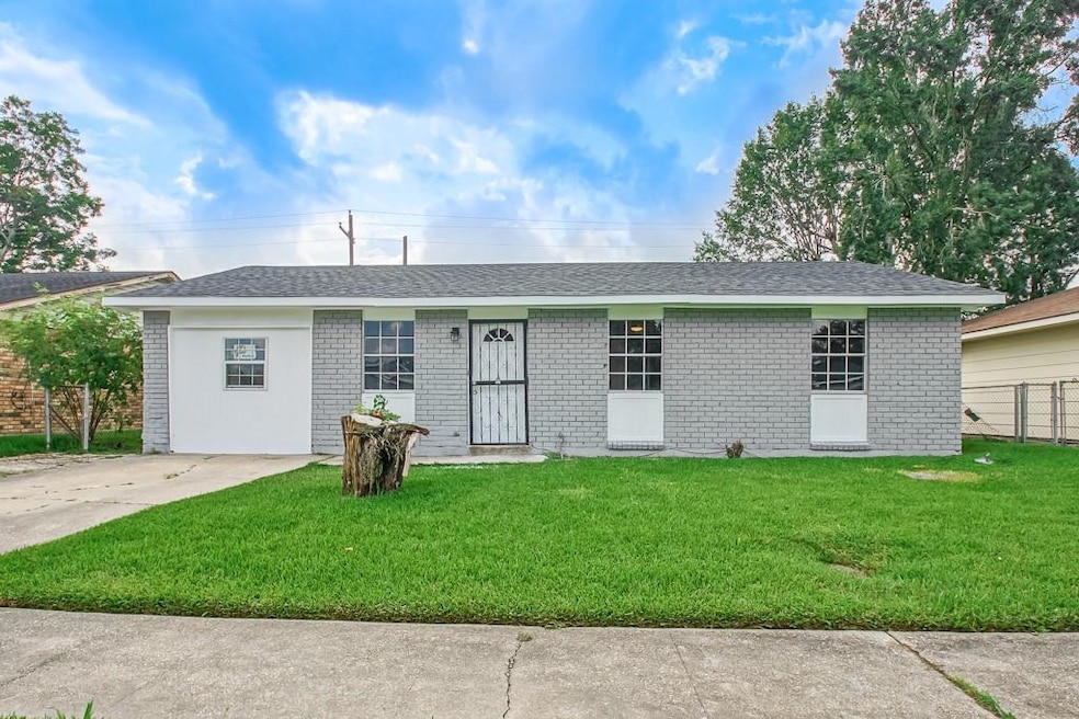 308 Federal Dr, Westwego, LA 70094 - photo 1