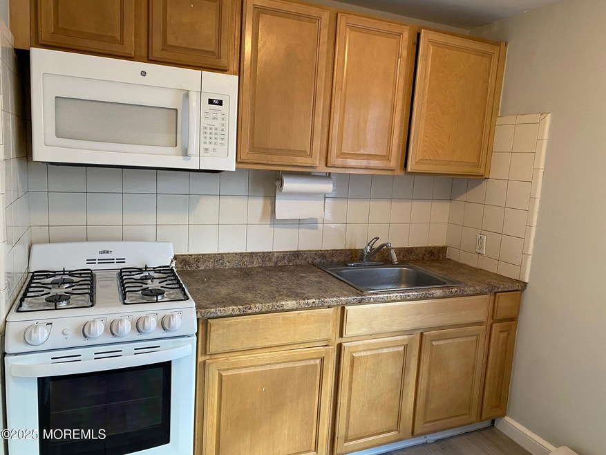 20 Oldfield Place, Red Bank, NJ 07701 - photo 1