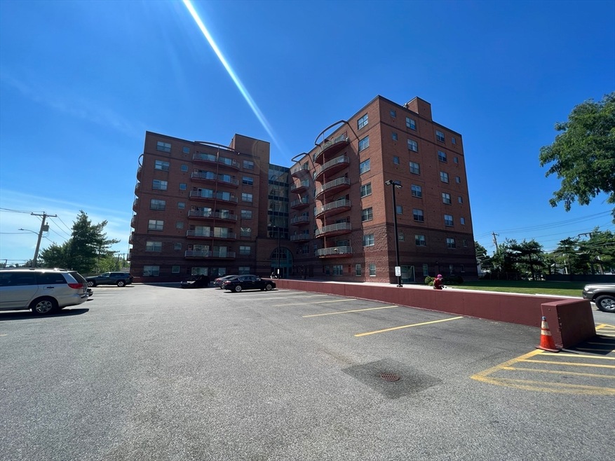 The Montclair Condominiums unit 515, Quincy, MA 02171 - photo 1