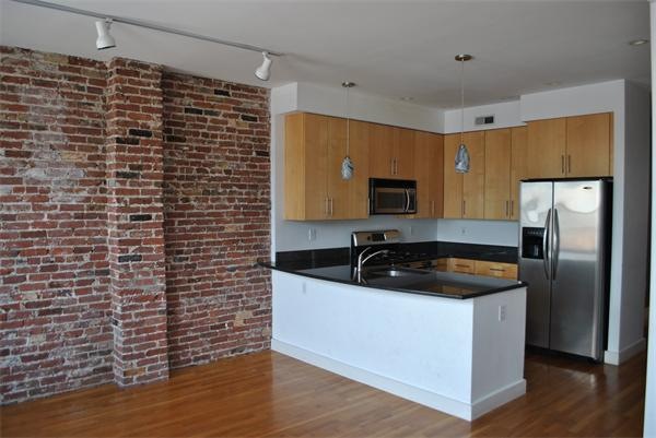 273 W 2nd St unit 2, Boston, MA 02127 - photo 1