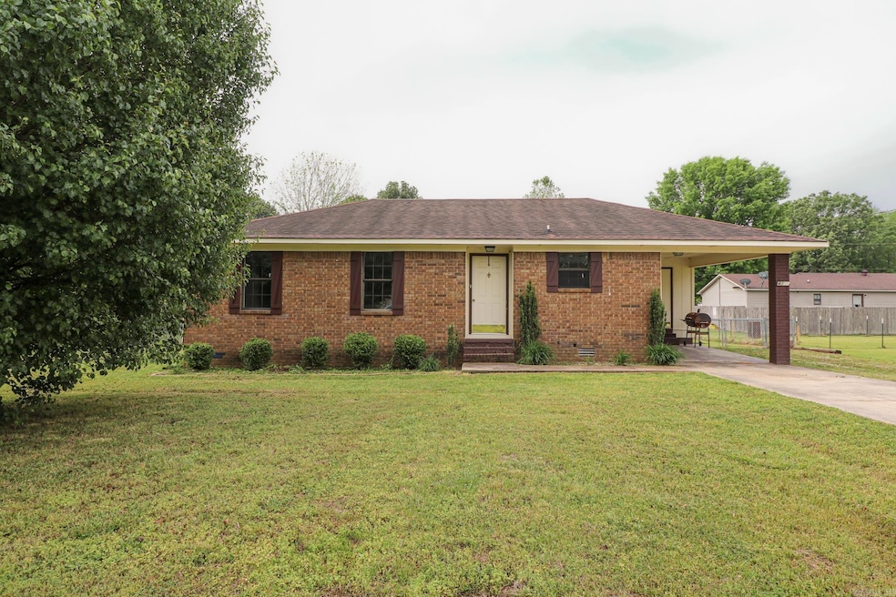 4202 Ambrose Dr, Paragould, AR 72450 - photo 1