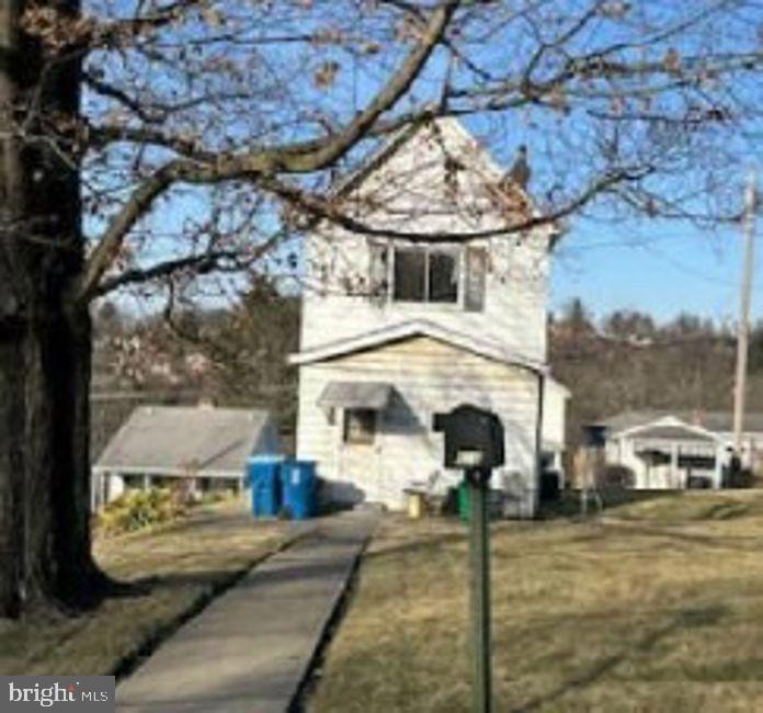 618 Beaver Ave, Turtle Creek, PA 15145 - photo 1