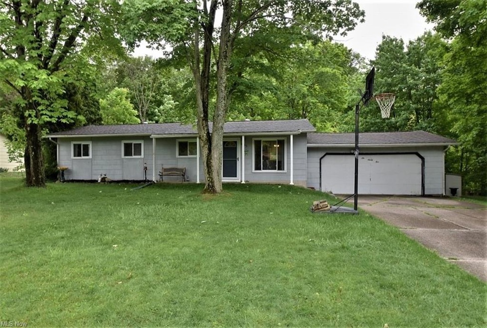 695 Sherwood Dr, Aurora, OH 44202 - photo 1