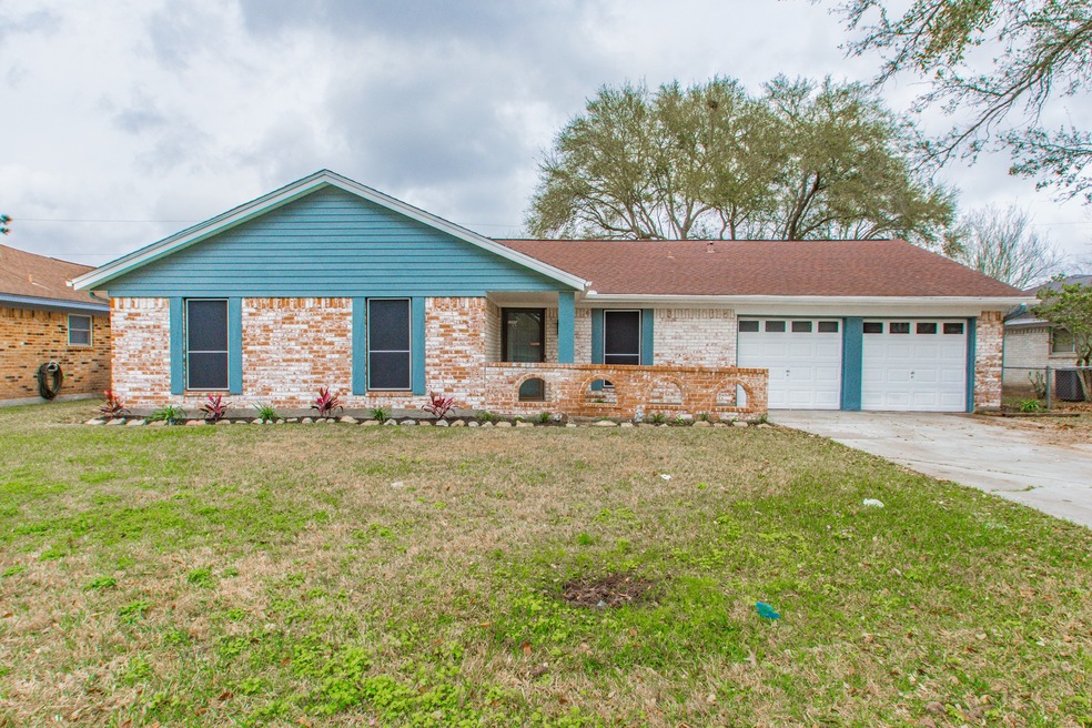 2708 Westfield St, Alvin, TX 77511 - photo 1